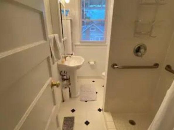 739 22nd Street S, Arlington VA 22202