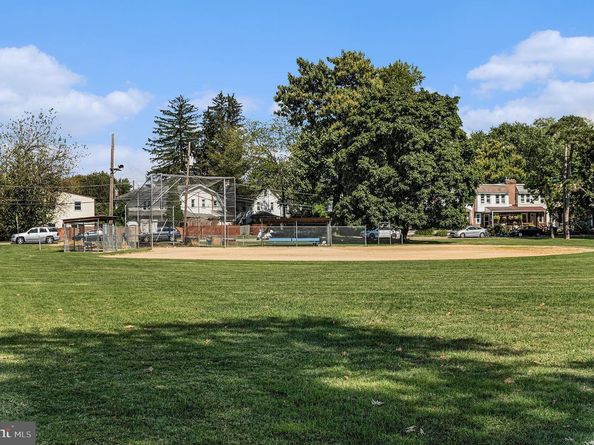 158 S Keswick Avenue, Glenside PA 19038