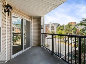 3309 Wyndham Circle 2186, Alexandria VA 22302