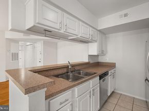 3309 Wyndham Circle 2186, Alexandria VA 22302