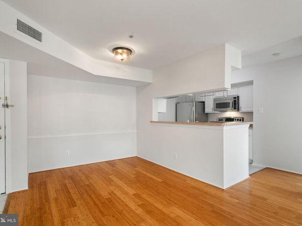 3309 Wyndham Circle 2186, Alexandria VA 22302