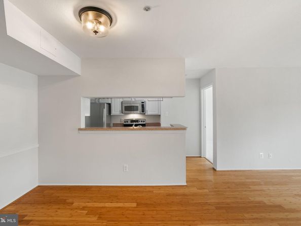 3309 Wyndham Circle 2186, Alexandria VA 22302