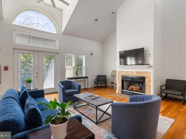 3309 Wyndham Circle 2186, Alexandria VA 22302