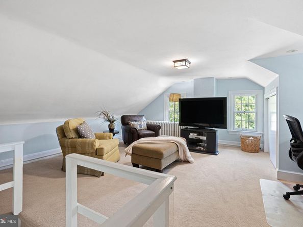 2116 N Crescent Boulevard, Yardley PA 19067