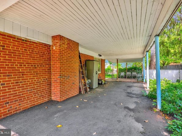 7030 Santa Maria Ct, Mclean VA 22101