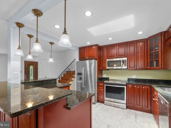 7030 Santa Maria Ct, Mclean VA 22101