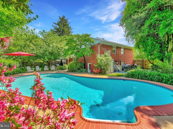7030 Santa Maria Ct, Mclean VA 22101