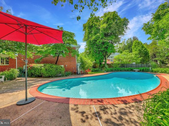 7030 Santa Maria Ct, Mclean VA 22101