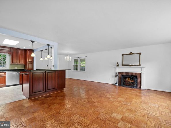 7030 Santa Maria Ct, Mclean VA 22101
