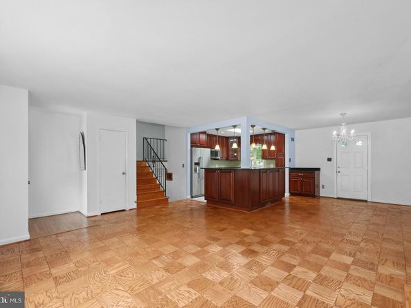 7030 Santa Maria Ct, Mclean VA 22101