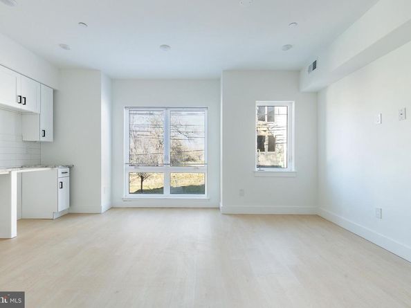 2400 W Montgomery Avenue, Philadelphia PA 19121