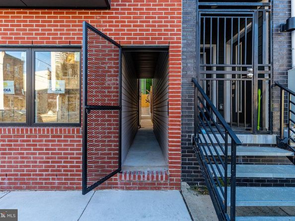 2400 W Montgomery Avenue, Philadelphia PA 19121