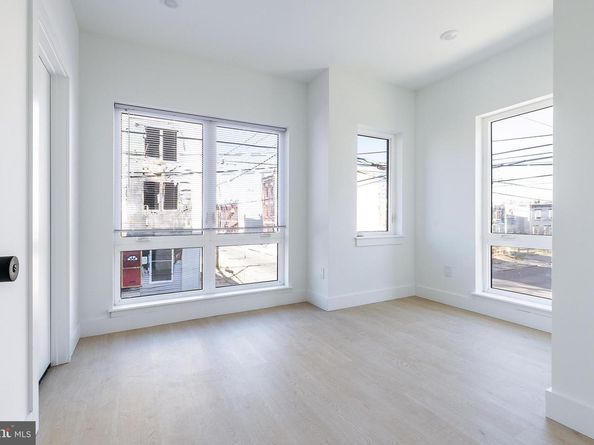 2400 W Montgomery Avenue, Philadelphia PA 19121
