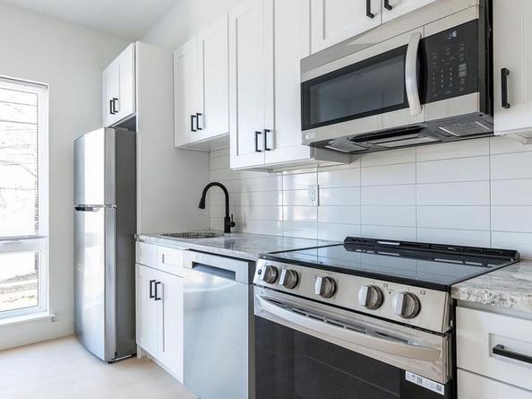 2400 W Montgomery Avenue, Philadelphia PA 19121