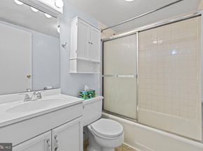 1260 21st Street NW 605, Washington DC 20036