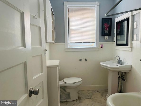 520 W Duncannon Avenue, Philadelphia PA 19120