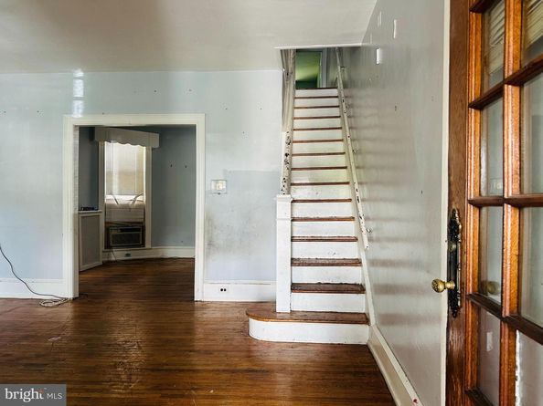 520 W Duncannon Avenue, Philadelphia PA 19120