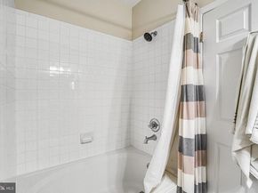 4561 Strutfield Lane 3414, Alexandria VA 22311