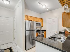 4561 Strutfield Lane 3414, Alexandria VA 22311