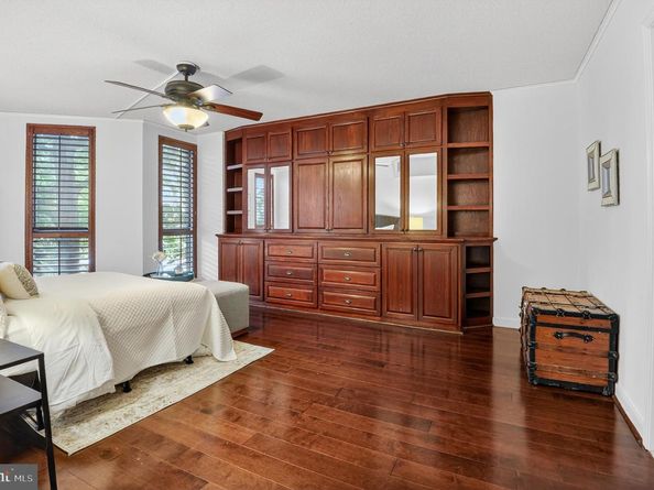 1099 22nd Street NW 304, Washington DC 20037