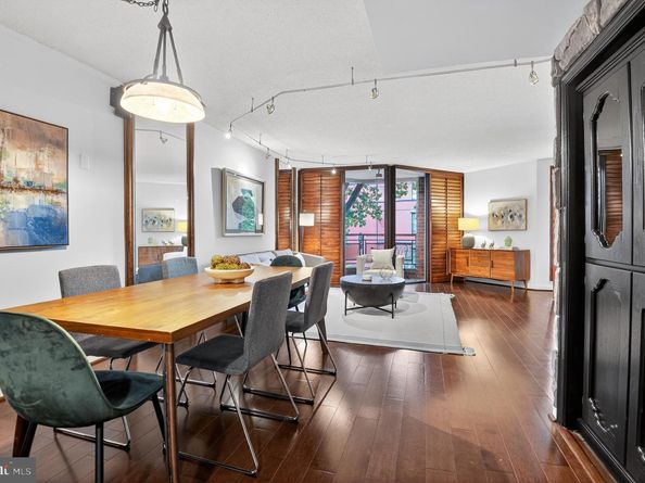 1099 22nd Street NW 304, Washington DC 20037
