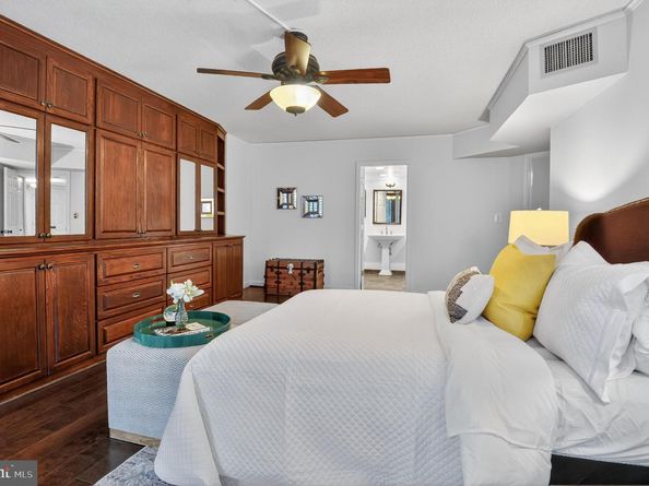 1099 22nd Street NW 304, Washington DC 20037