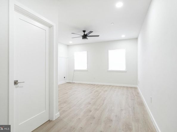 1143 Tasker Street, Philadelphia PA 19148