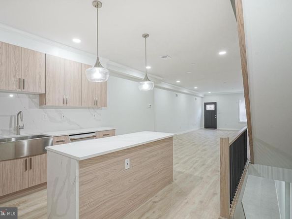 1143 Tasker Street, Philadelphia PA 19148
