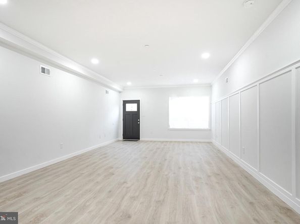 1143 Tasker Street, Philadelphia PA 19148