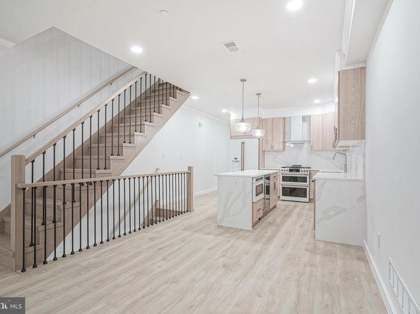 1143 Tasker Street, Philadelphia PA 19148