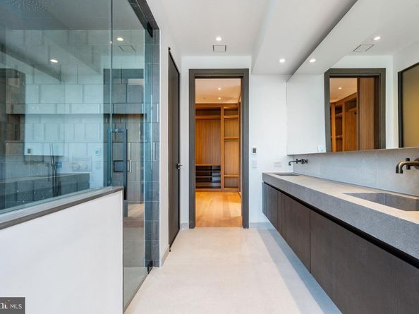 223 S 6TH Street 701, Philadelphia PA 19106