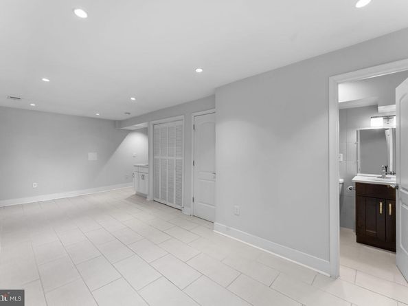 5209 5TH Street NW, Washington DC 20011