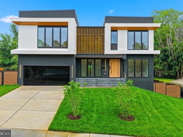 1747 Gilson Street, Falls Church VA 22043