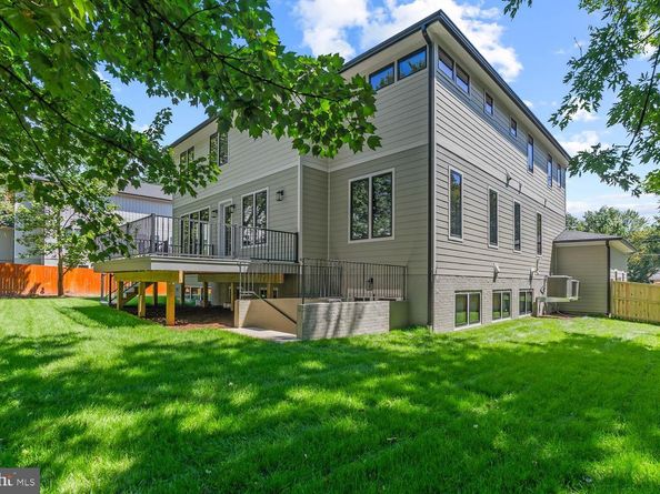 501 Yeonas Drive SW, Vienna VA 22180