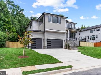 501 Yeonas Drive SW