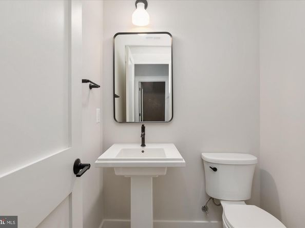 6200 31st Street N, Arlington VA 22207