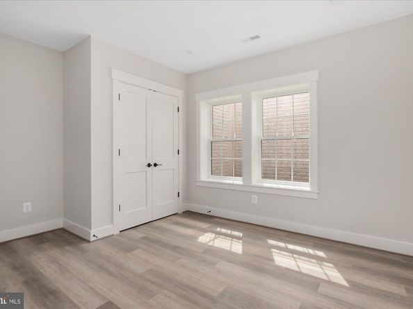 6200 31st Street N, Arlington VA 22207