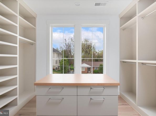 6200 31st Street N, Arlington VA 22207