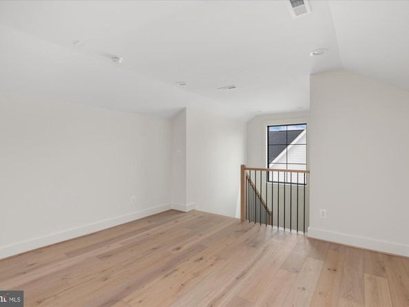6200 31st Street N, Arlington VA 22207