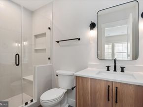 6200 31st Street N, Arlington VA 22207