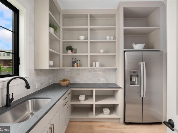 6200 31st Street N, Arlington VA 22207