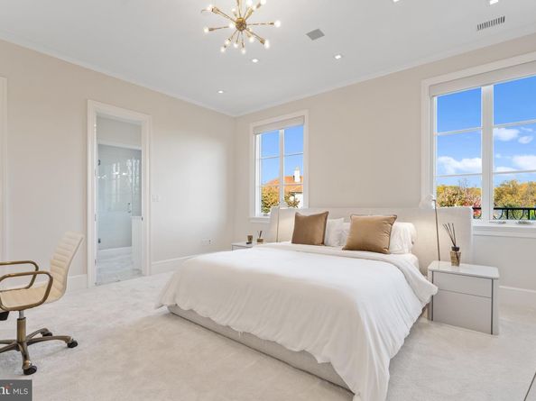 2109 Dunmore Lane NW, Washington DC 20007