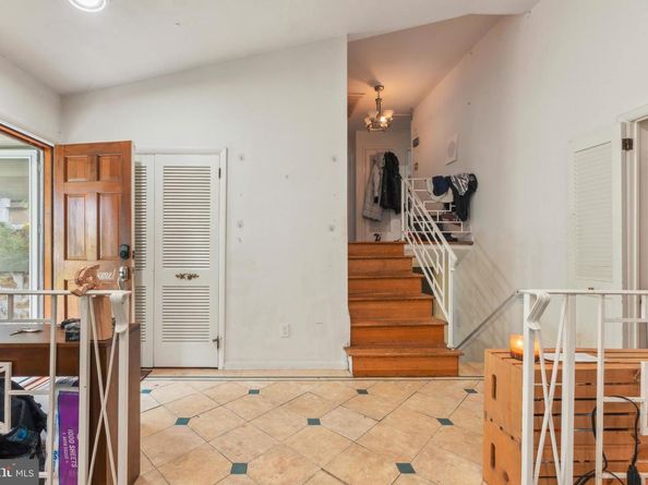 1026 Old Ford Road, Huntingdon Valley PA 19006