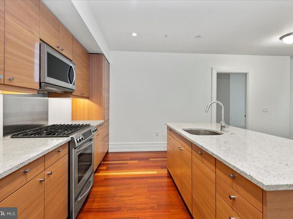 130 S 18TH Street 905, Philadelphia PA 19103