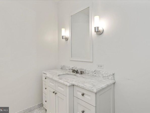 130 S 18TH Street 905, Philadelphia PA 19103