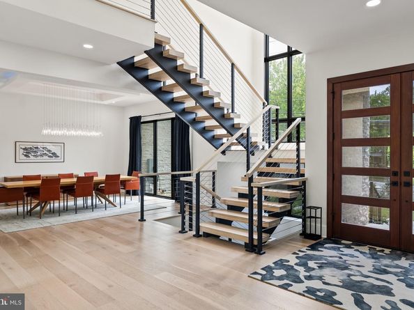 8100 Lewinsville, Mclean VA 22102