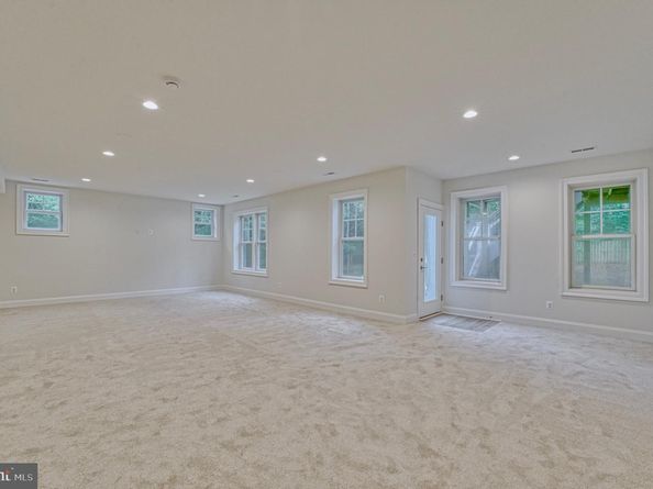 2335 Dale Drive, Falls Church VA 22043