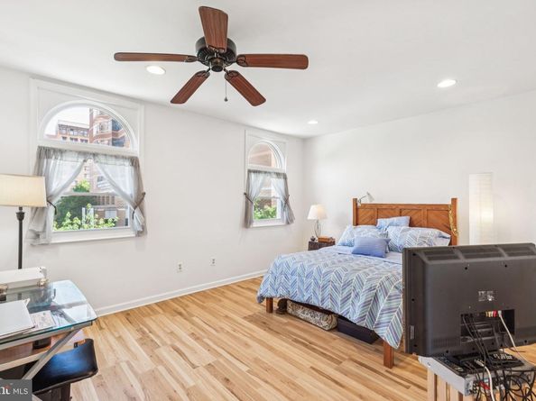 932 Locust Street, Philadelphia PA 19107
