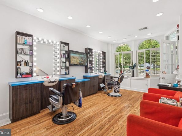 932 Locust Street, Philadelphia PA 19107