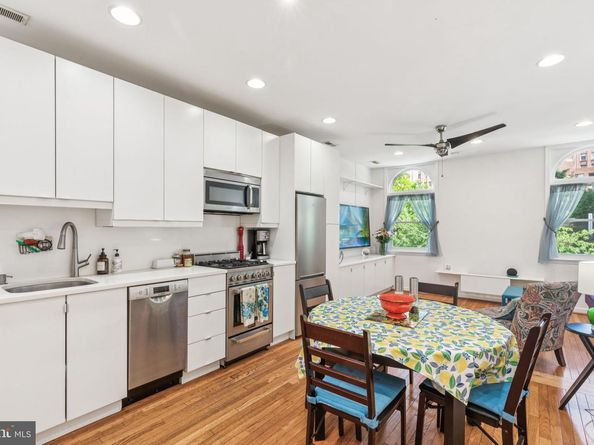 932 Locust Street, Philadelphia PA 19107